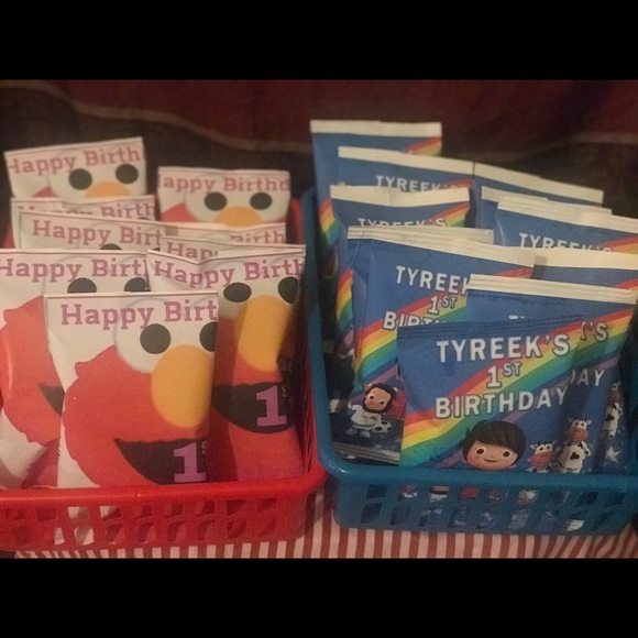 Party decorations and gear - Picture 2 of 7